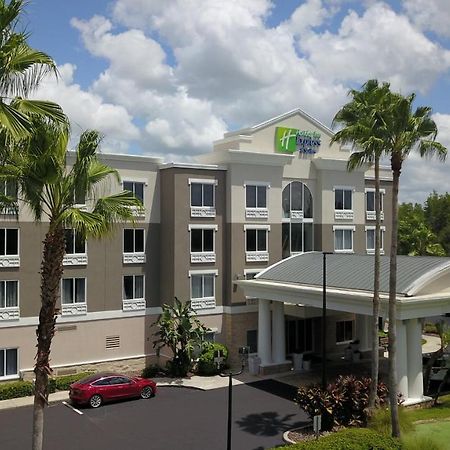 Holiday Inn Express And Suites Tampa I-75 At Bruce B. Downs By Ihg Екстер'єр фото