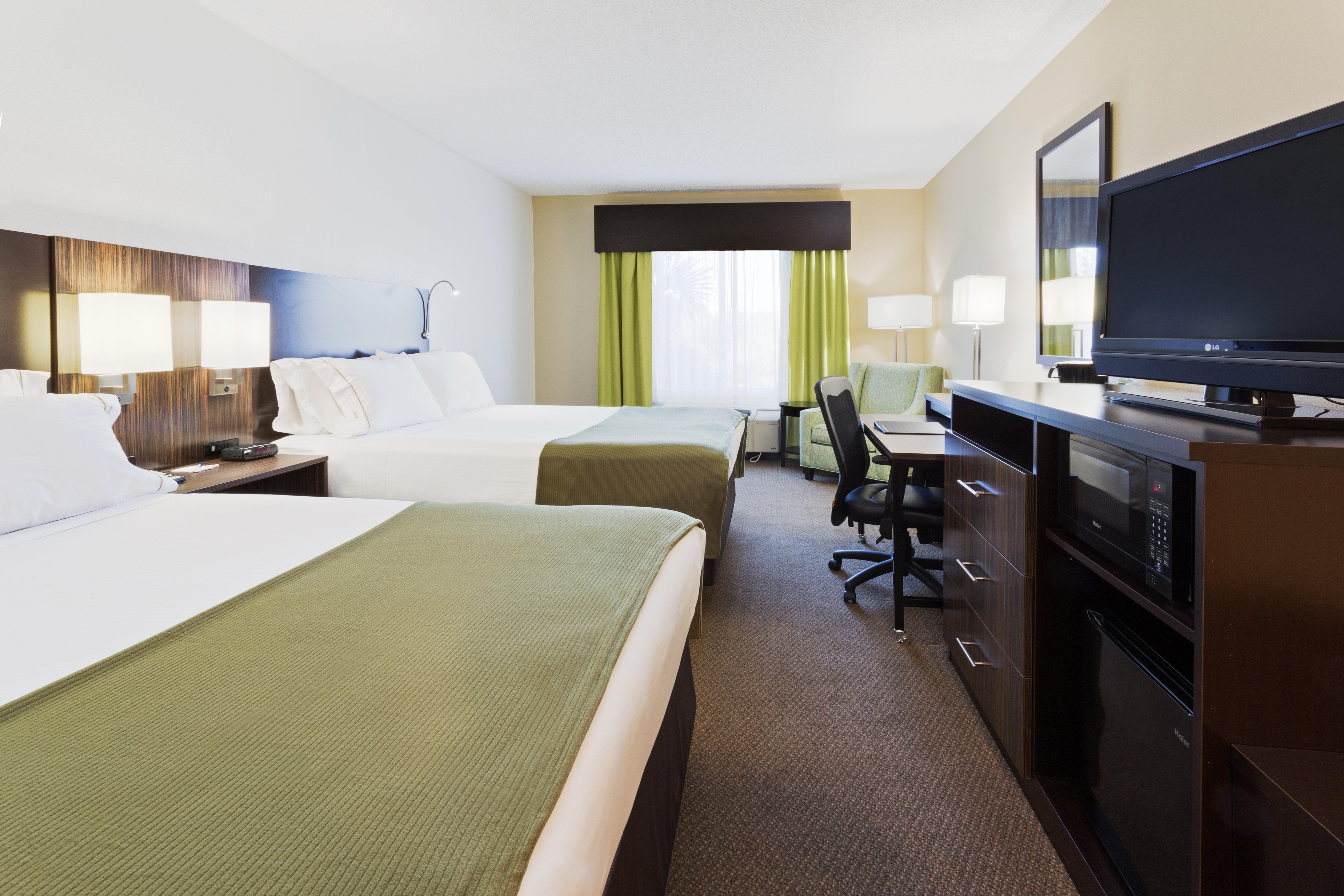 Holiday Inn Express And Suites Tampa I-75 At Bruce B. Downs By Ihg Екстер'єр фото