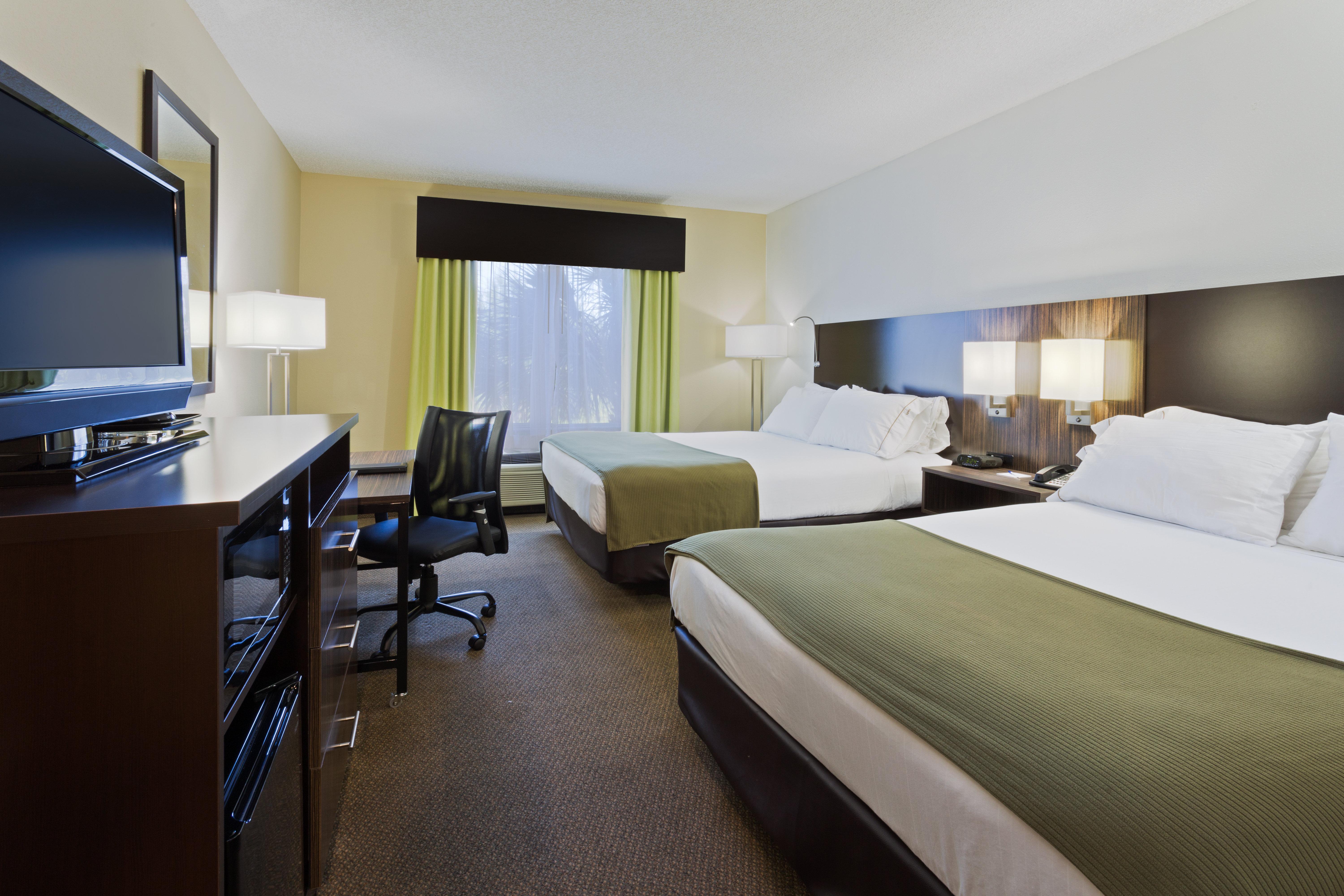 Holiday Inn Express And Suites Tampa I-75 At Bruce B. Downs By Ihg Екстер'єр фото