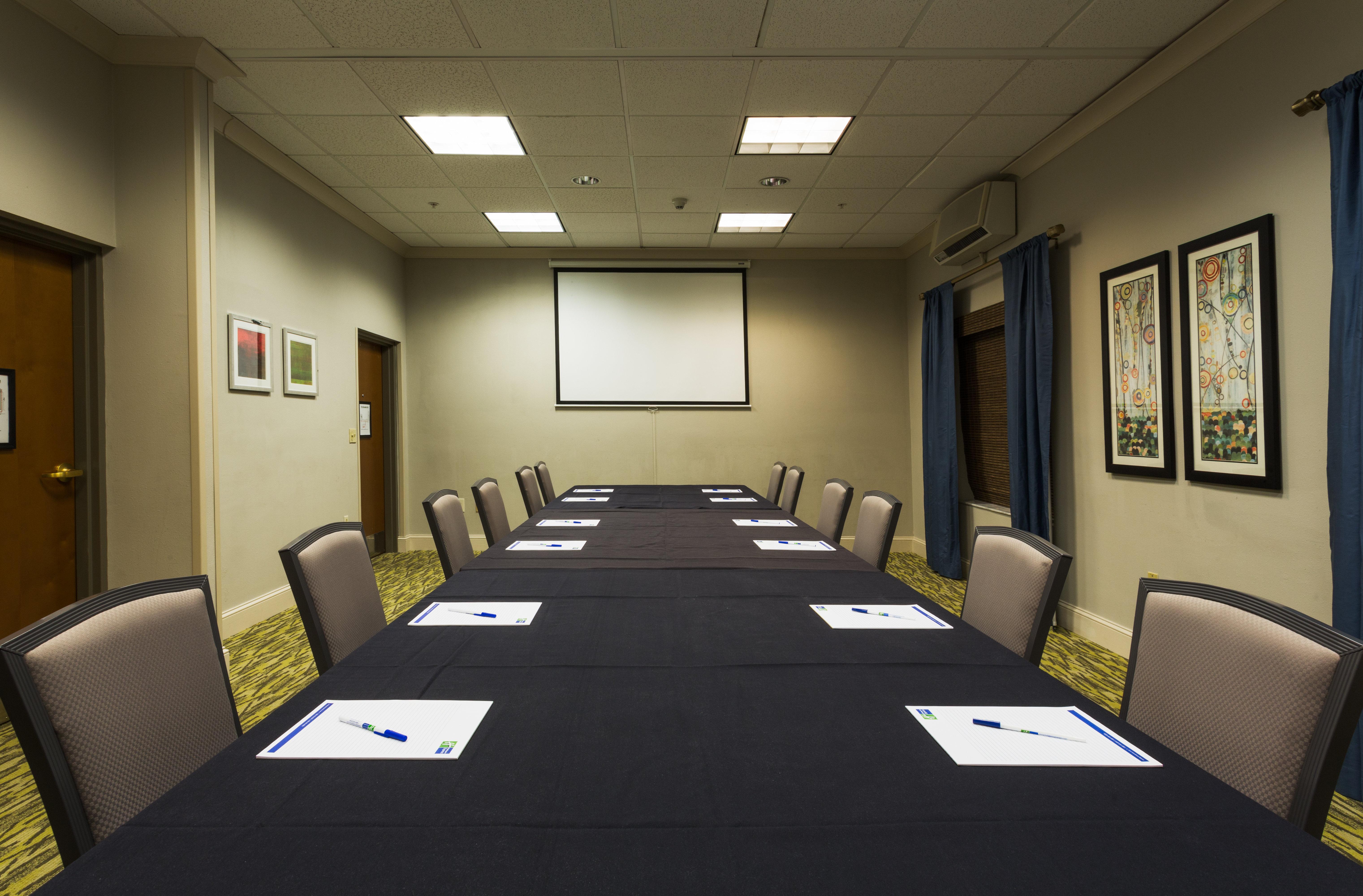 Holiday Inn Express And Suites Tampa I-75 At Bruce B. Downs By Ihg Екстер'єр фото
