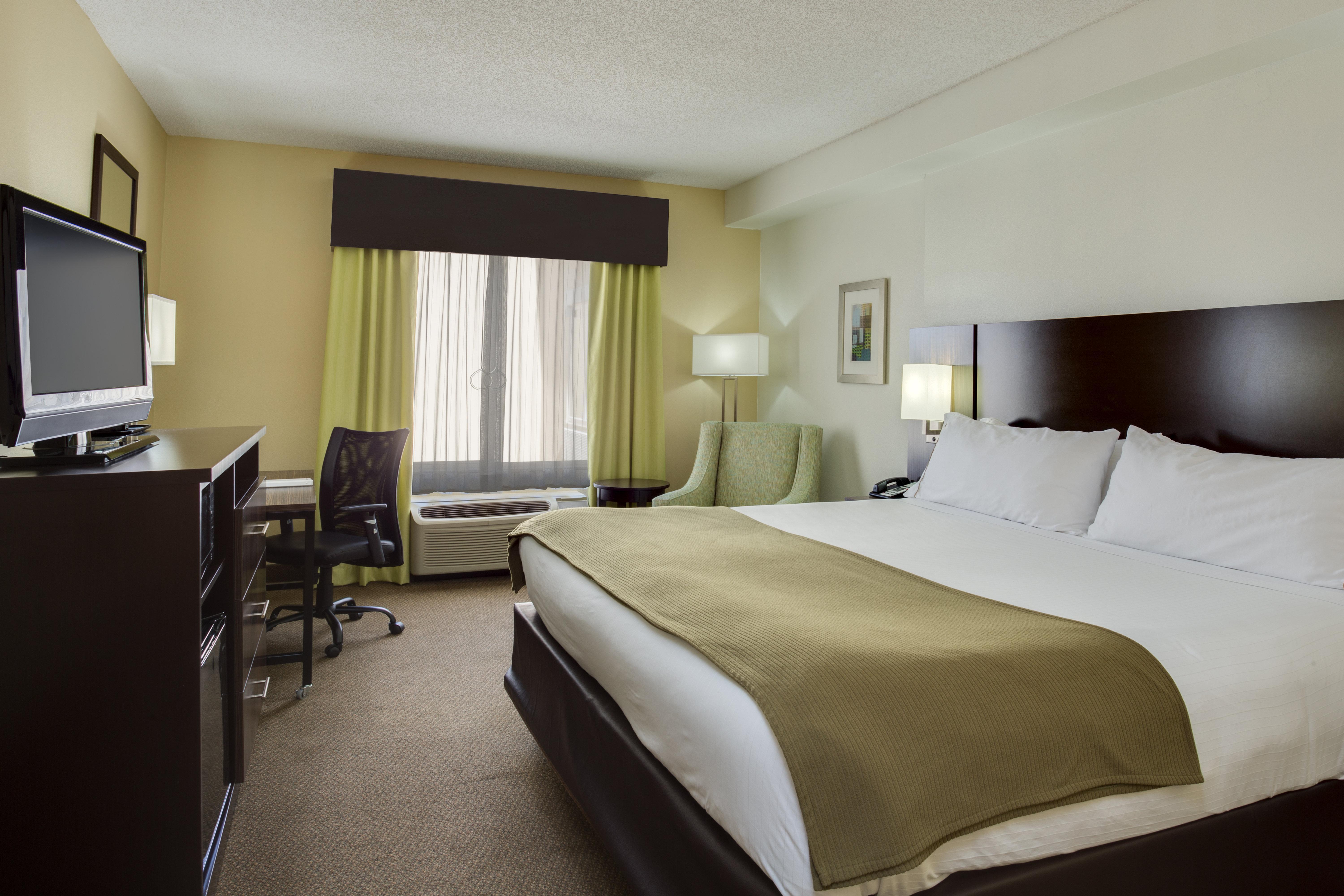 Holiday Inn Express And Suites Tampa I-75 At Bruce B. Downs By Ihg Екстер'єр фото