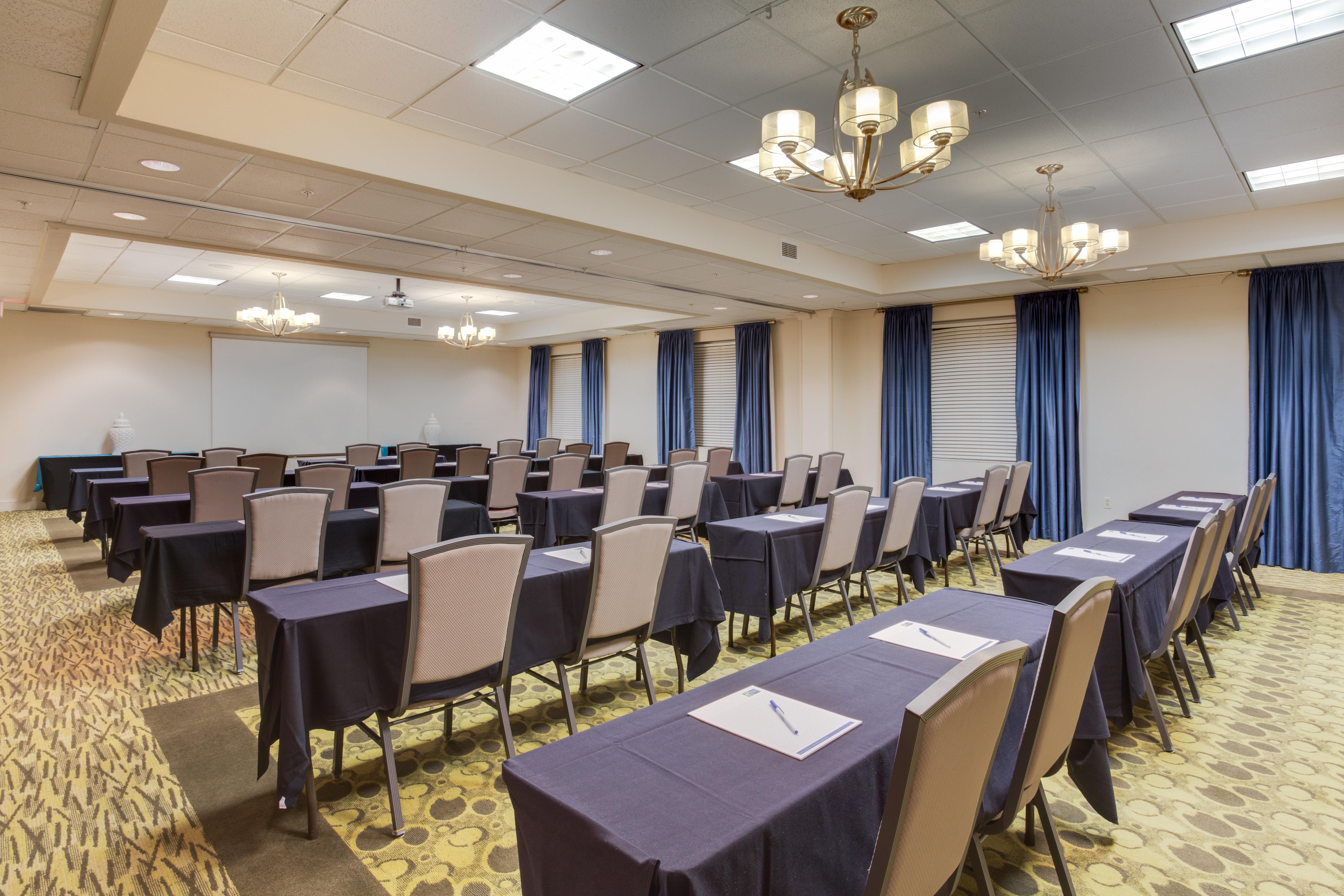 Holiday Inn Express And Suites Tampa I-75 At Bruce B. Downs By Ihg Екстер'єр фото