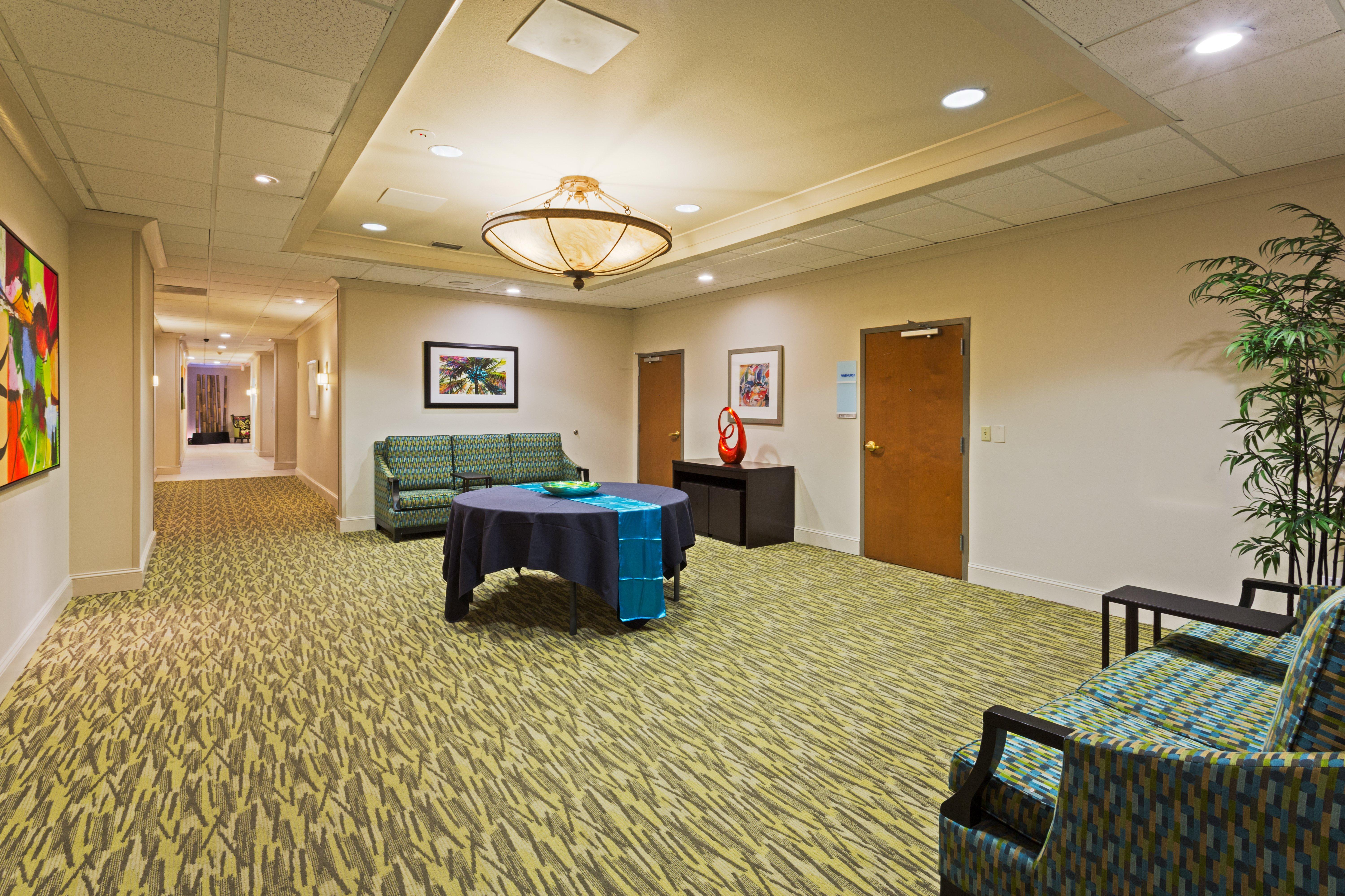 Holiday Inn Express And Suites Tampa I-75 At Bruce B. Downs By Ihg Екстер'єр фото