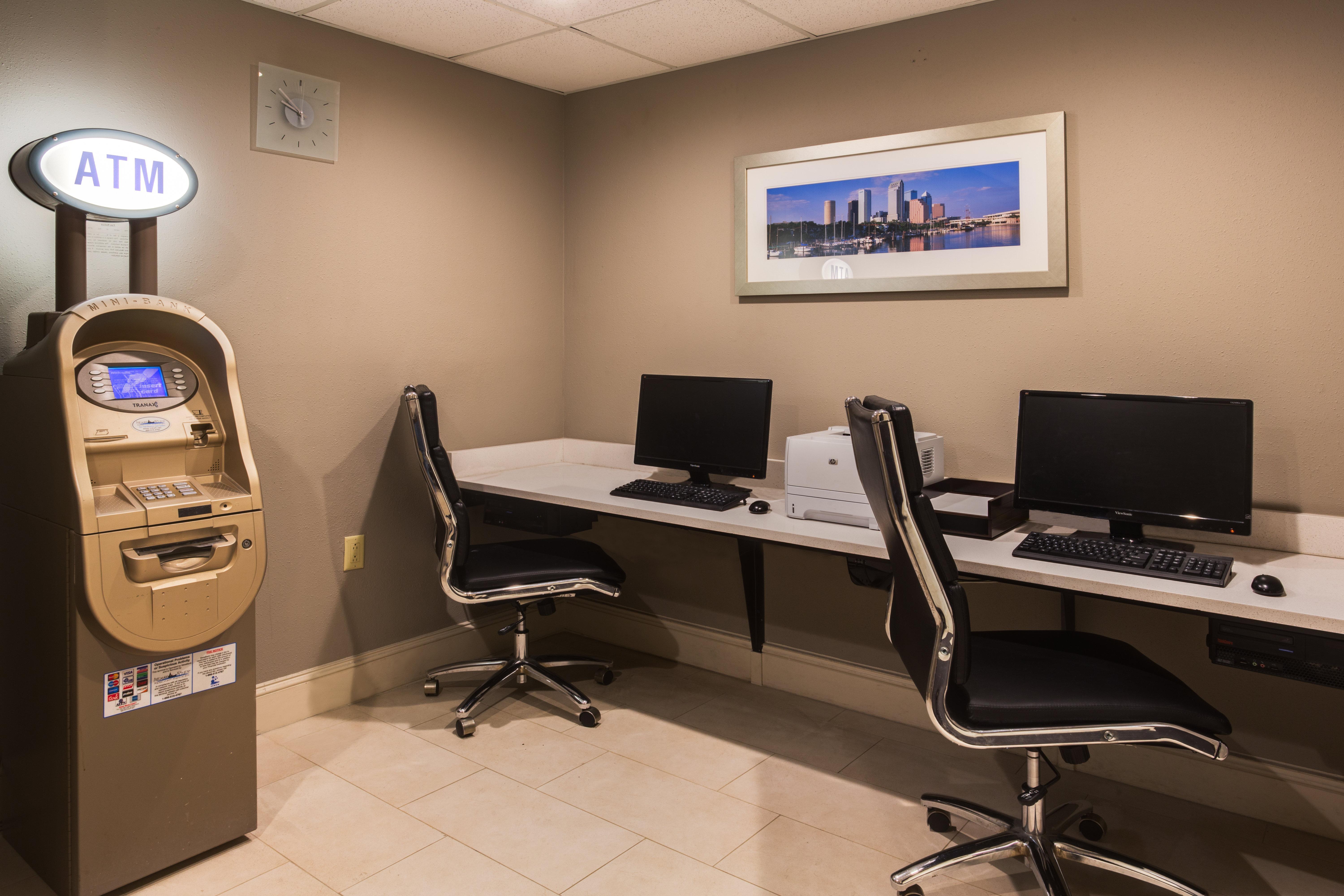 Holiday Inn Express And Suites Tampa I-75 At Bruce B. Downs By Ihg Екстер'єр фото